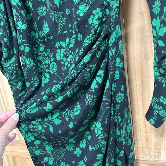 Black/green mock neck long sleeve dress size medium - Picture 4 of 7